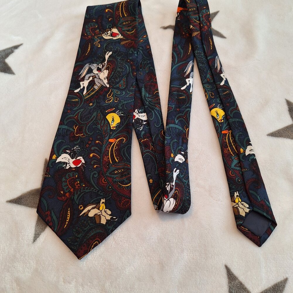 Vintage Mens Neck Tie Warner Bros. Looney Tunes Mania Bugs Bunny Friends Paisley